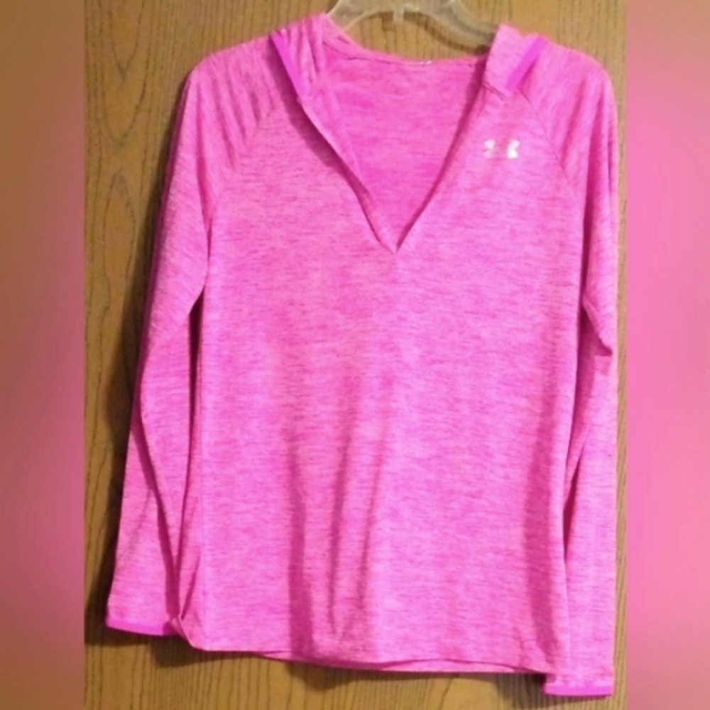 Under Armour Athletic Hoodie size M (8-10)     3-022